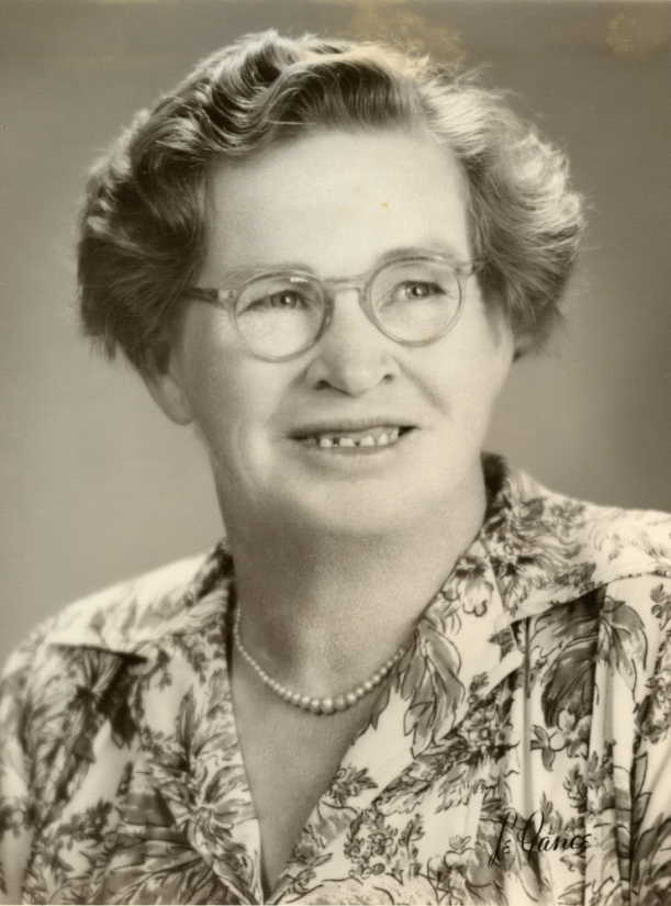 Photo of photos/Ruby Una Bridget Yardy 1897-1988 portrait